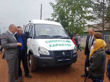 Автомобиль «Газель» для пассажирских перевозок передан поселку Заморский Нижнеилимского района при поддержке Александра Дубровина